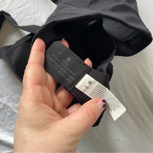Lululemon All Powered Up Bra in black - Picture 4 of 5